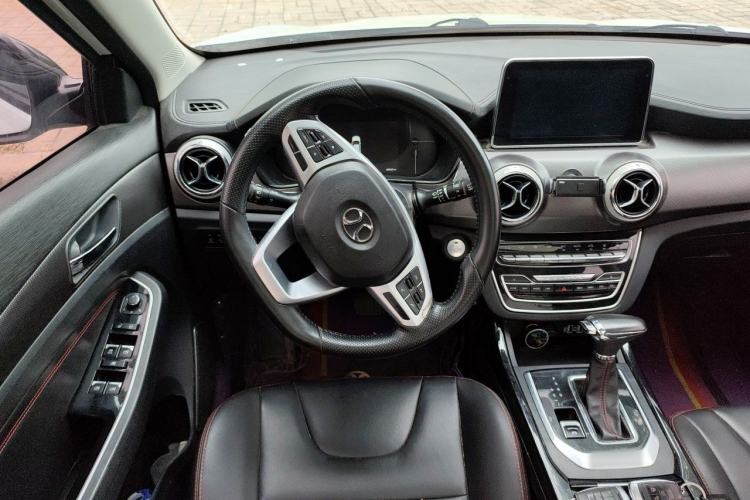 Used BAIC Beijing X5 2019 1.5T CVT New Smart Version China VI Emission Standard Steering Wheel