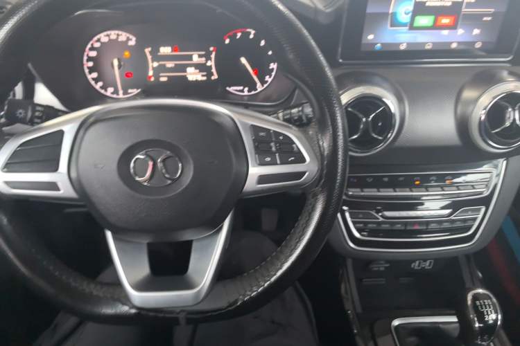 Used BAIC Beijing X5 2020 1.5T Manual Advance Edition China VI Interior 3