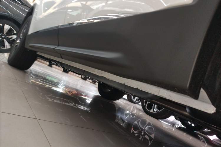 Used BAIC Beijing X7 2023 1.5TD DCT Premium+ Edition Left Side Sill