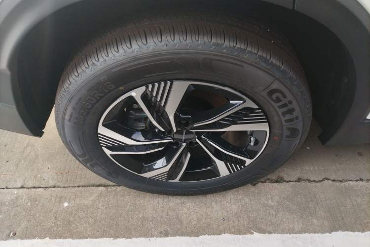 Used BAIC Beijing X7 2023 1.5TD DCT Premium+ Edition Right Rear Wheel Hub