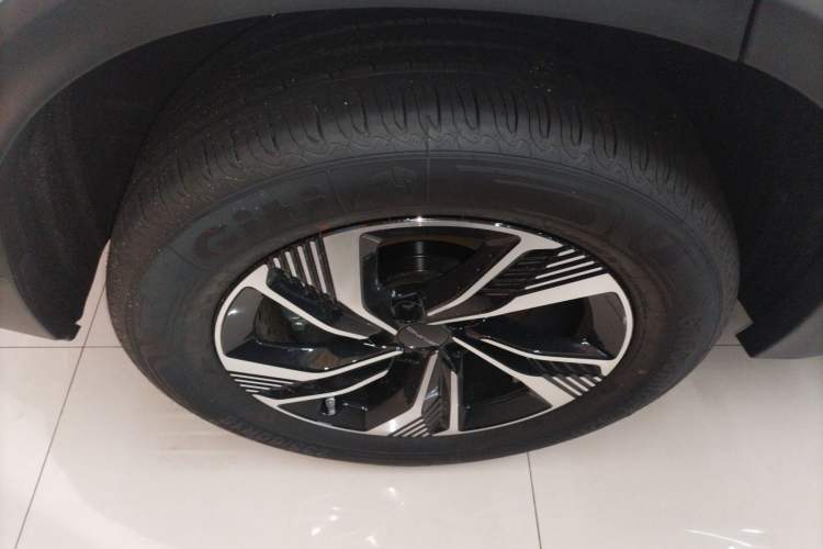 Used BAIC Beijing X7 2023 1.5TD DCT Premium+ Edition Right Rear Wheel Hub