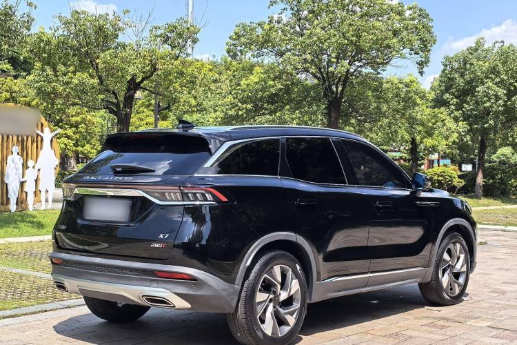 Used BAIC Beijing X7 2020 1.5TD DCT Leading Edition Exterior 3