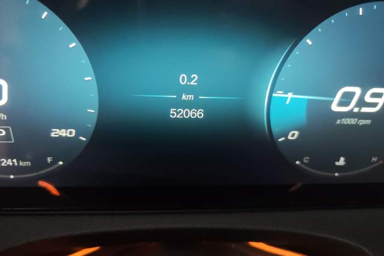 Used BAIC Beijing X7 2020 1.5TD DCT Leading Edition Odometer Close Up