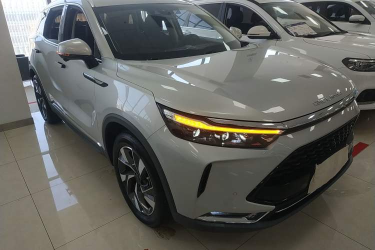 Used BAIC Beijing X7 2020 1.5TD DCT Trendy Edition Front Right 45 Deg