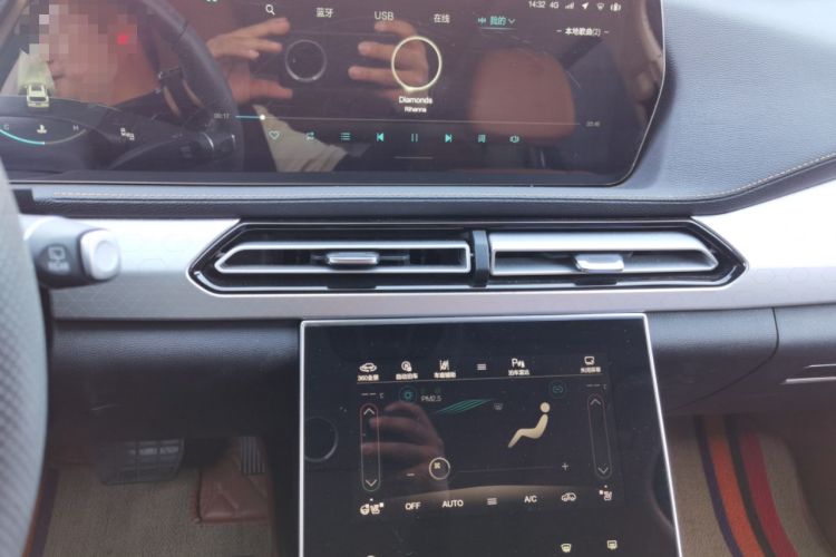Used BAIC Beijing X7 2020 1.5TD DCT Leading Edition Audio And AC Panel
