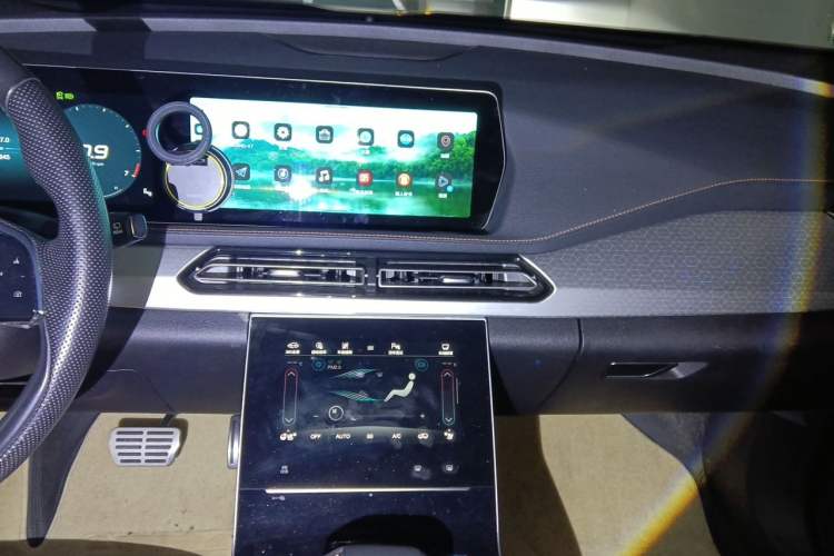 Used BAIC Beijing X7 2020 1.5TD DCT Leading Edition Audio And AC Panel