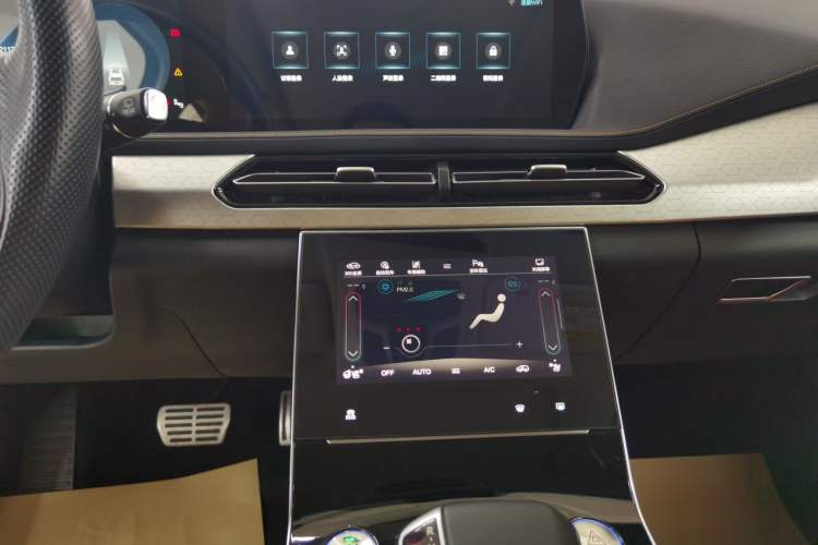 Used BAIC Beijing X7 2020 1.5TD DCT Leading Edition Audio And AC Panel
