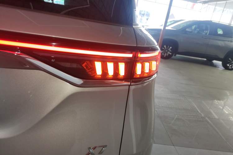 Used BAIC Beijing X7 2020 1.5TD DCT Leading Edition Exterior 3