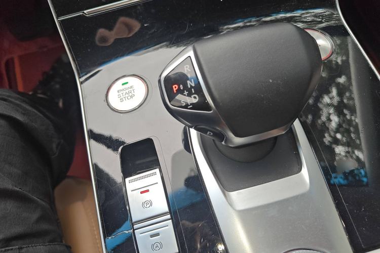 Used BAIC Beijing X7 2020 1.5TD DCT Leading Edition Gear Lever