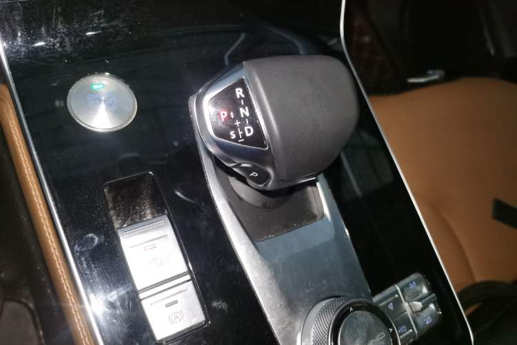 Used BAIC Beijing X7 2020 1.5TD DCT Leading Edition Gear Lever