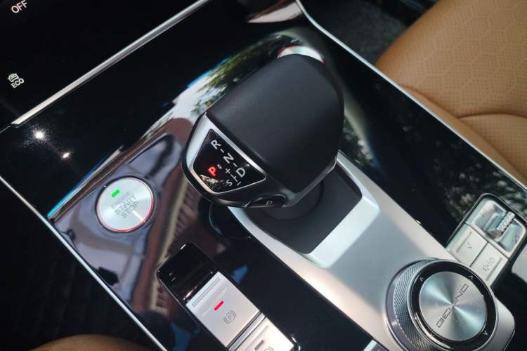 Used BAIC Beijing X7 2020 1.5TD DCT Leading Edition Gear Lever