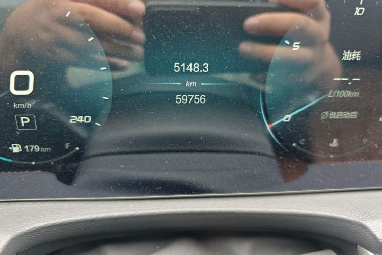 Used BAIC Beijing X7 2020 1.5TD DCT Leading Edition Odometer Close Up