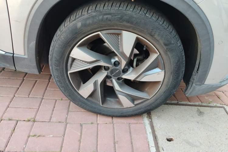Used BAIC Beijing X7 2020 1.5TD DCT Leading Edition Right Front Wheel Hub