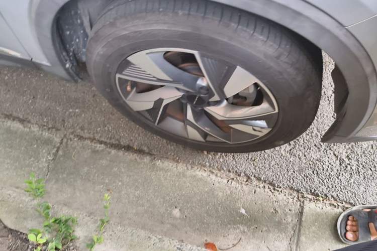 Used BAIC Beijing X7 2020 1.5TD DCT Trendy Edition Right Front Wheel Hub