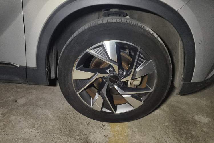 Used BAIC Beijing X7 2020 1.5TD DCT Leading Edition Right Front Wheel Hub