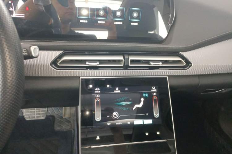 Used BAIC Beijing X7 2020 1.5TD DCT ZhiShang Edition Audio And AC Panel