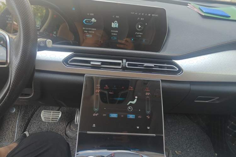 Used BAIC Beijing X7 2020 1.5TD DCT Leading Edition Audio And AC Panel