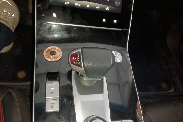 Used BAIC Beijing X7 2020 1.5TD DCT ZhiShang Edition Gear Lever