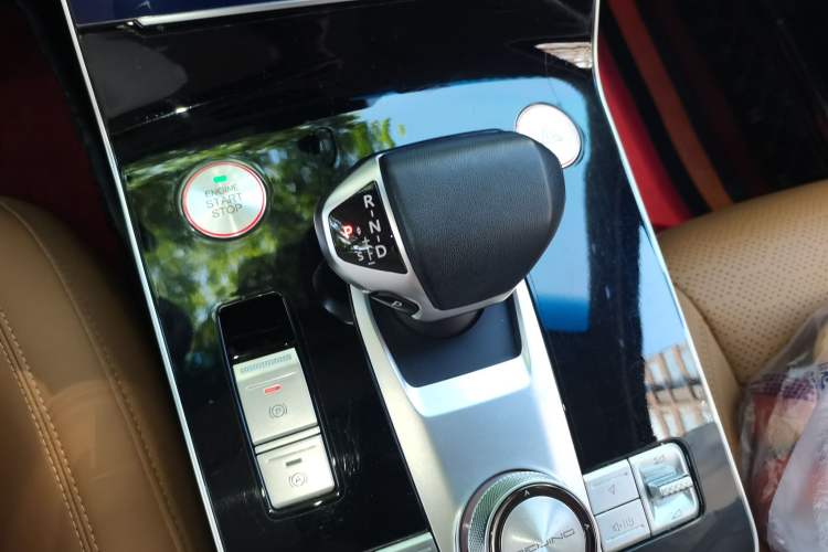 Used BAIC Beijing X7 2020 1.5TD DCT Leading Edition Gear Lever