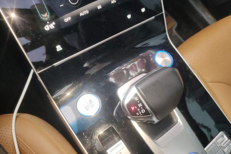 Used BAIC Beijing X7 2020 1.5TD DCT Leading Edition Gear Lever