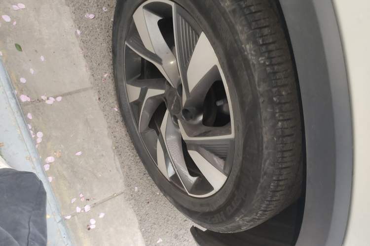 Used BAIC Beijing X7 2020 1.5TD DCT Leading Edition Right Front Wheel Hub