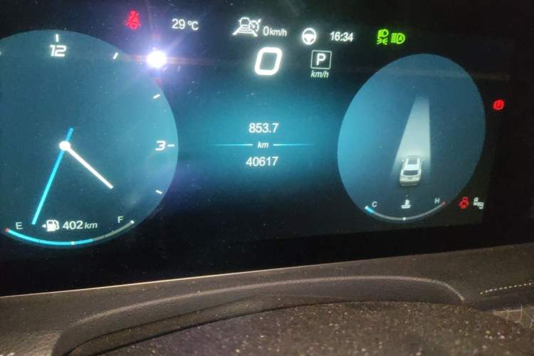 Used BAIC Beijing X7 2022 1.5TD DCT Victory Edition Odometer Close Up