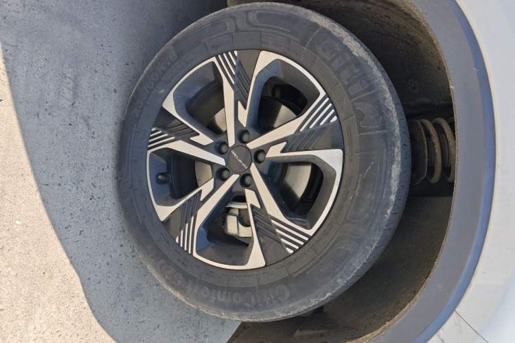Used BAIC Beijing X7 2022 1.5TD DCT ZhiShang Edition Right Front Wheel Hub