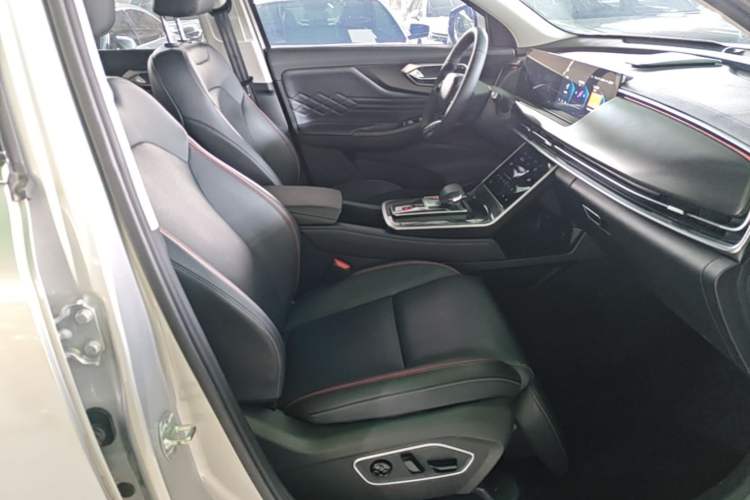 Used BAIC Beijing X7 2023 1.5TD DCT Super Enjoyment+ Version Right Front Seat