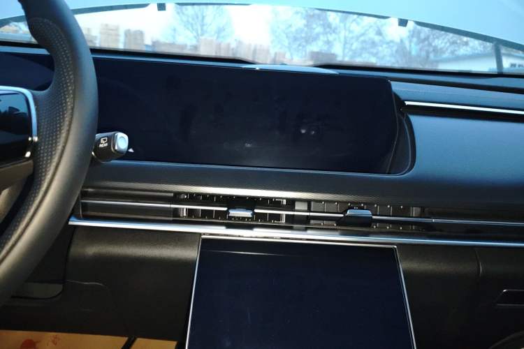 Used BAIC Beijing X7 2023 1.5TD DCT Super Enjoyment+ Version Audio And AC Panel
