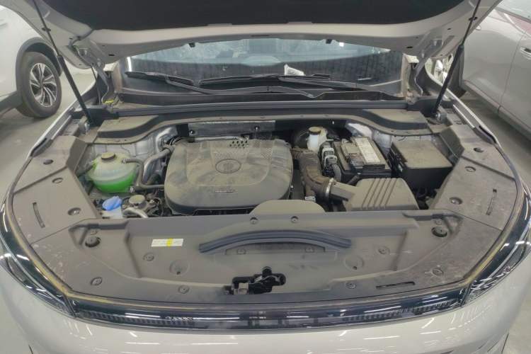 Used BAIC Beijing X7 2023 1.5TD DCT Premium+ Edition Engine Bay