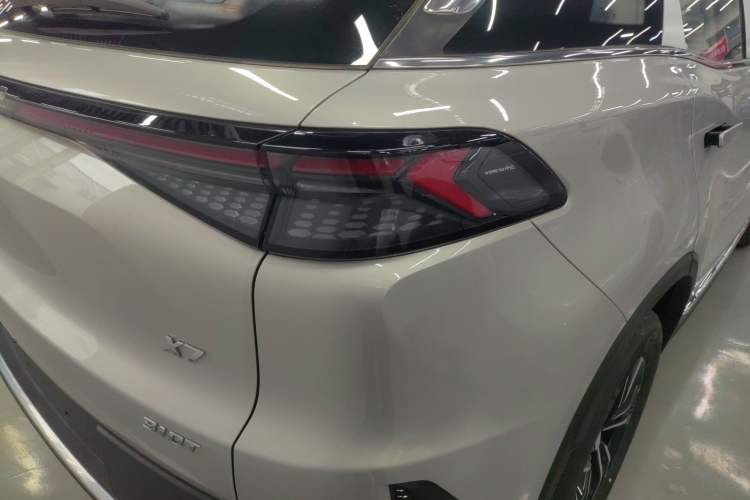 Used BAIC Beijing X7 2023 1.5TD DCT Premium+ Edition Exterior 3