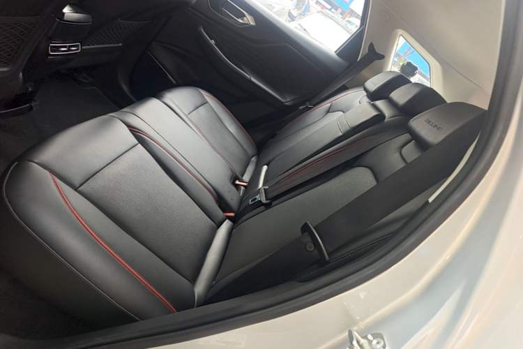 Used BAIC Beijing X7 2023 1.5TD DCT Super Enjoyment+ Version Left Rear Seat