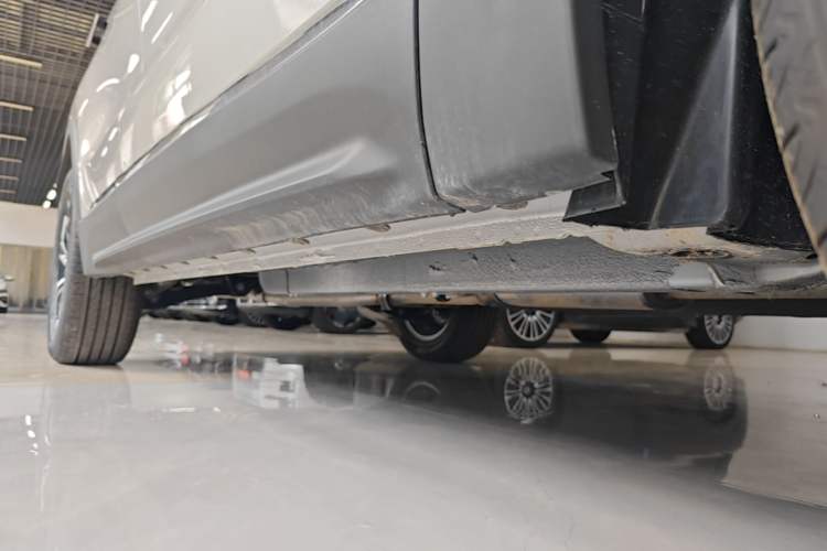 Used BAIC Beijing X7 2023 1.5TD DCT Premium+ Edition Right Side Sill