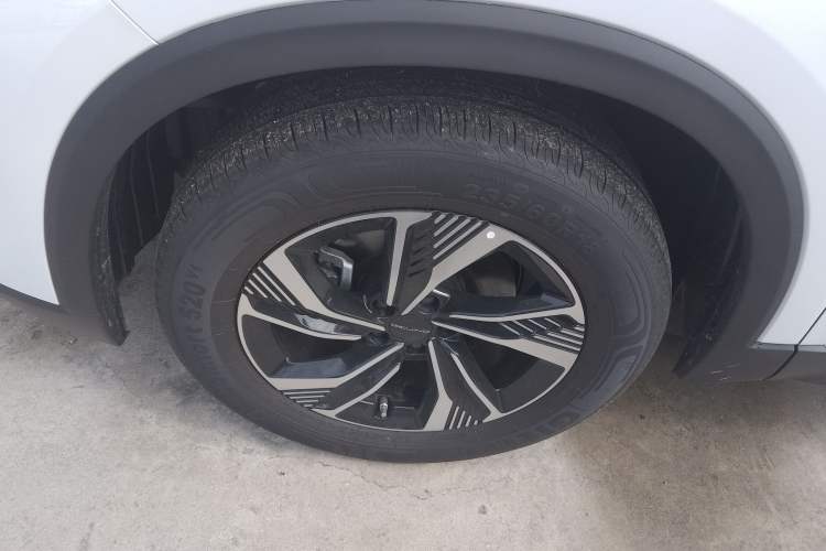 Used BAIC Beijing X7 2023 1.5TD DCT Premium+ Edition Left Front Wheel Hub