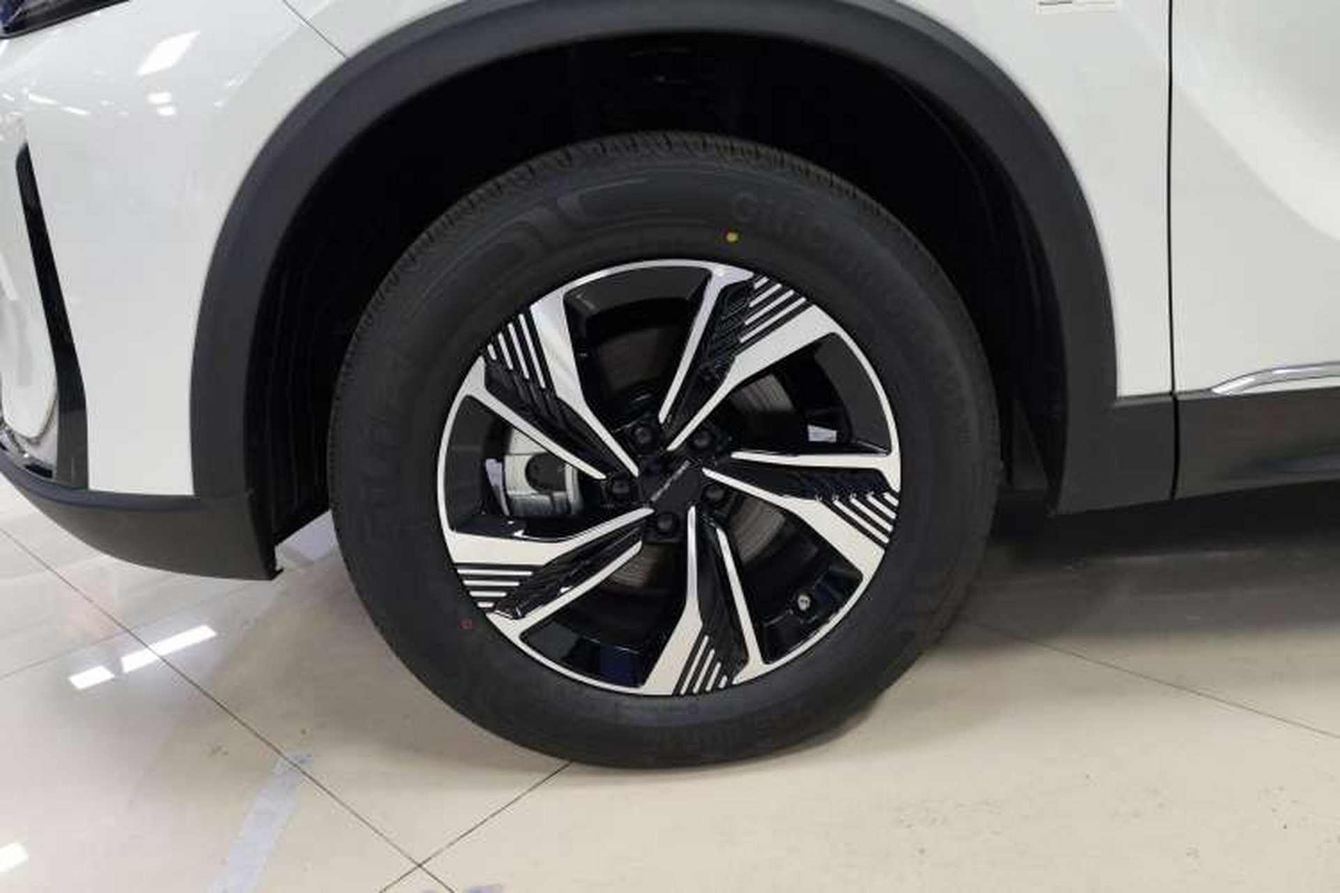 Used BAIC Beijing X7 2023 1.5TD DCT Premium+ Edition Left Front Wheel Hub