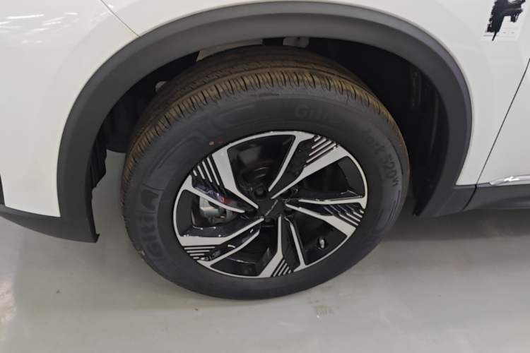 Used BAIC Beijing X7 2023 1.5TD DCT Premium+ Edition Left Front Wheel Hub