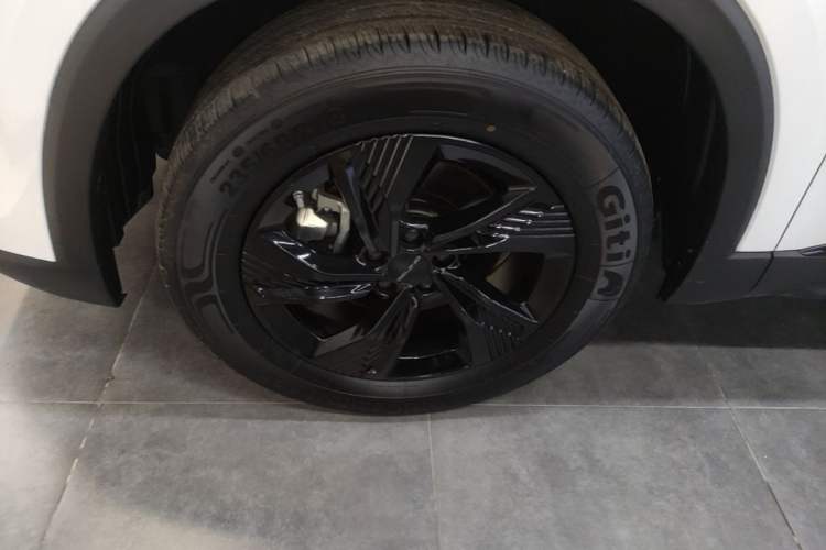 Used BAIC Beijing X7 2023 1.5TD DCT Premium+ Edition Left Front Wheel Hub