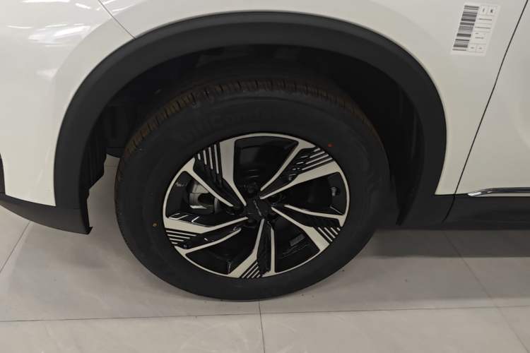 Used BAIC Beijing X7 2023 1.5TD DCT Premium+ Edition Left Front Wheel Hub