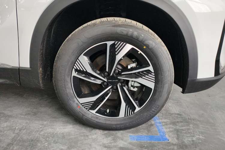 Used BAIC Beijing X7 2023 1.5TD DCT Premium+ Edition Left Rear Wheel Hub