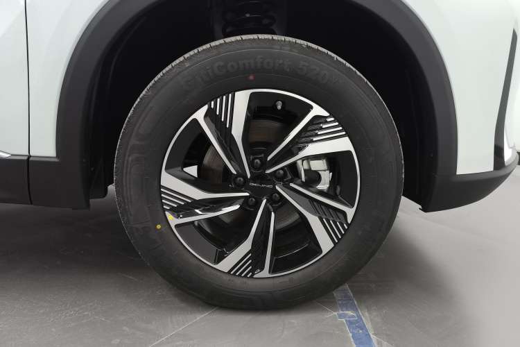 Used BAIC Beijing X7 2023 1.5TD DCT Premium+ Edition Left Rear Wheel Hub