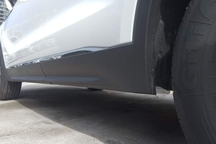 Used BAIC Beijing X7 2023 1.5TD DCT Premium+ Edition Left Side Sill