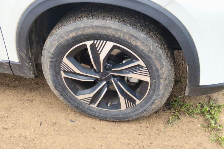 Used BAIC Beijing X7 2023 1.5TD DCT Premium+ Edition Right Front Wheel Hub
