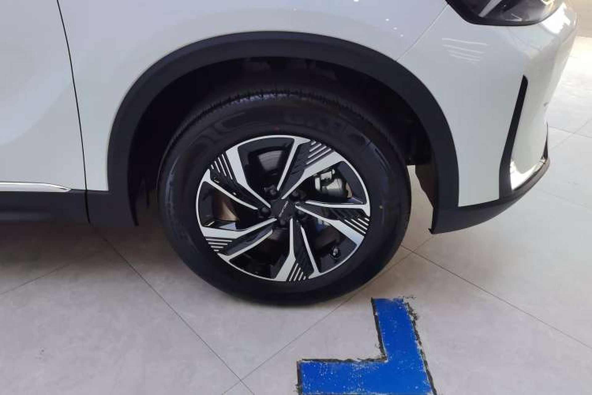 Used BAIC Beijing X7 2023 1.5TD DCT Premium+ Edition Right Front Wheel Hub