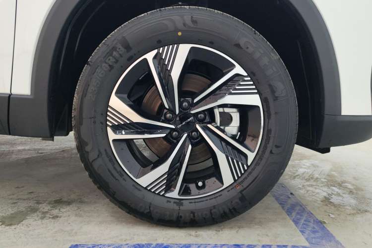 Used BAIC Beijing X7 2023 1.5TD DCT Premium+ Edition Right Front Wheel Hub