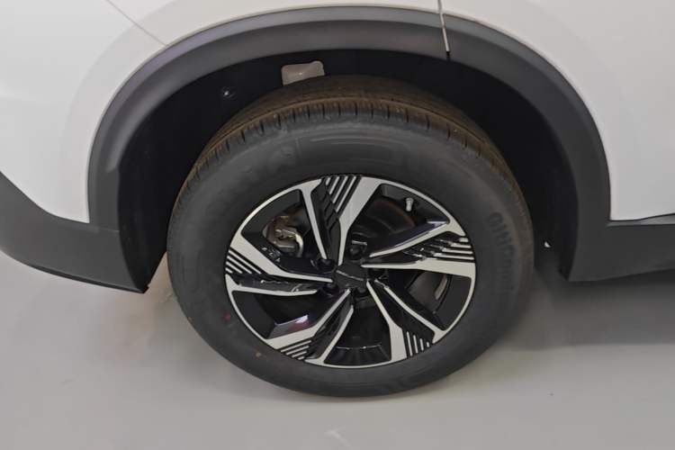 Used BAIC Beijing X7 2023 1.5TD DCT Premium+ Edition Right Rear Wheel Hub