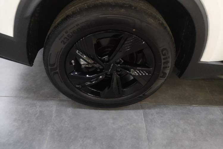 Used BAIC Beijing X7 2023 1.5TD DCT Premium+ Edition Right Rear Wheel Hub