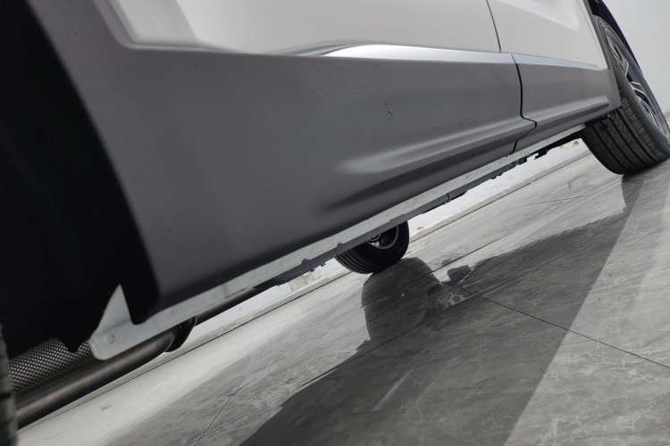 Used BAIC Beijing X7 2023 1.5TD DCT Premium+ Edition Right Side Sill