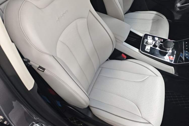 Used BAIC Beijing X7 PHEV 2020 PHEV Trendy Edition Right Front Seat