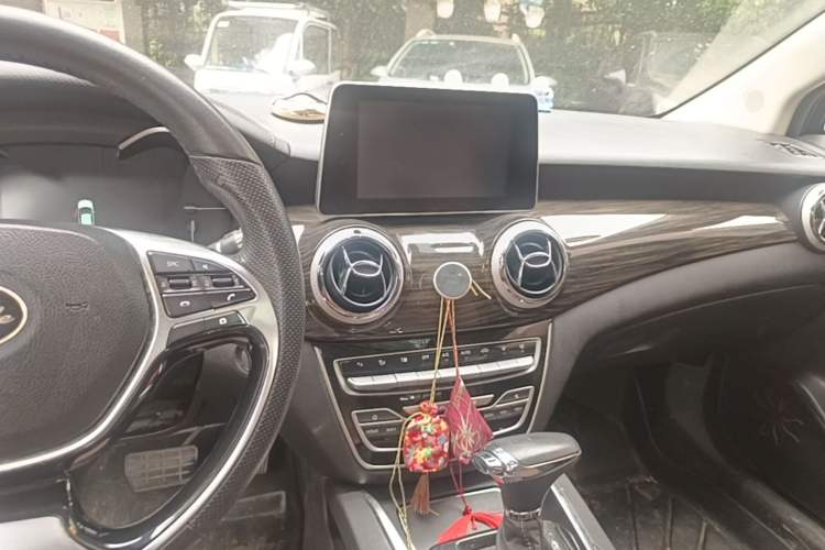Used BAIC Changhe A6 2018 1.5L CVT Luxury Edition Audio And AC Panel