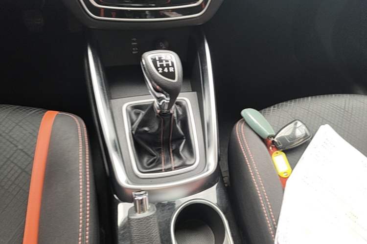 Used BAIC Changhe A6 2018 1.5L Manual Elite Edition Gear Lever